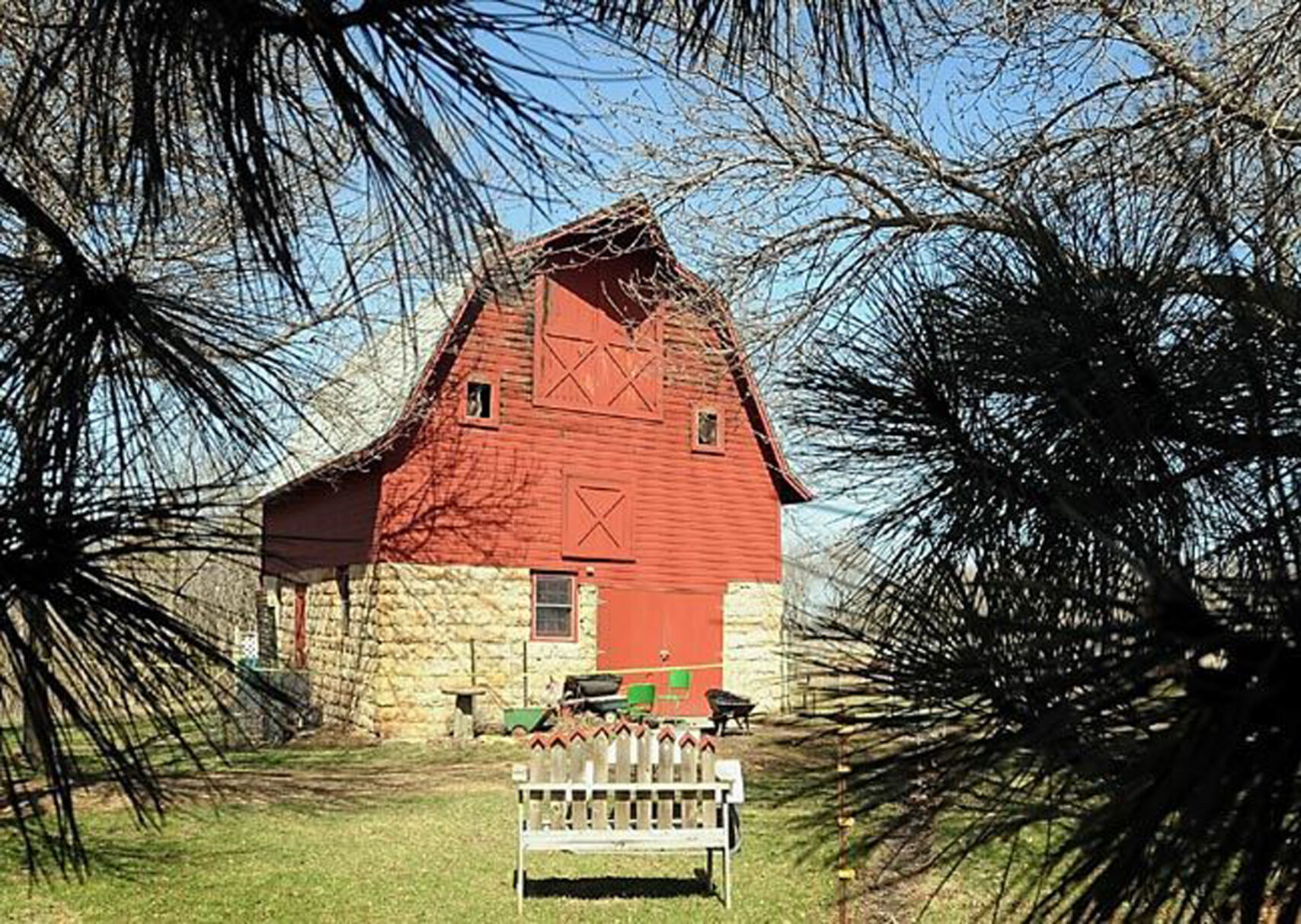Living Center barn